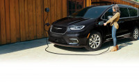 Chrysler Pacifica Plug-in Hybrid 2025