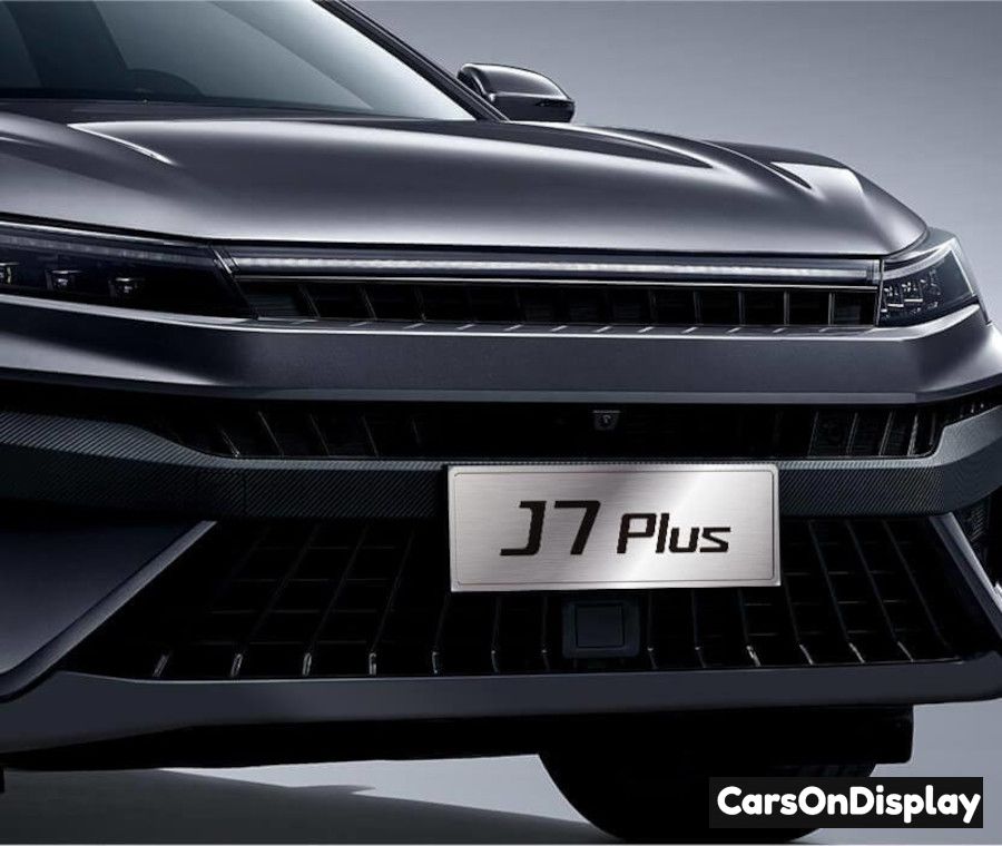 JAC J7 Plus - X-shaped array blade grille