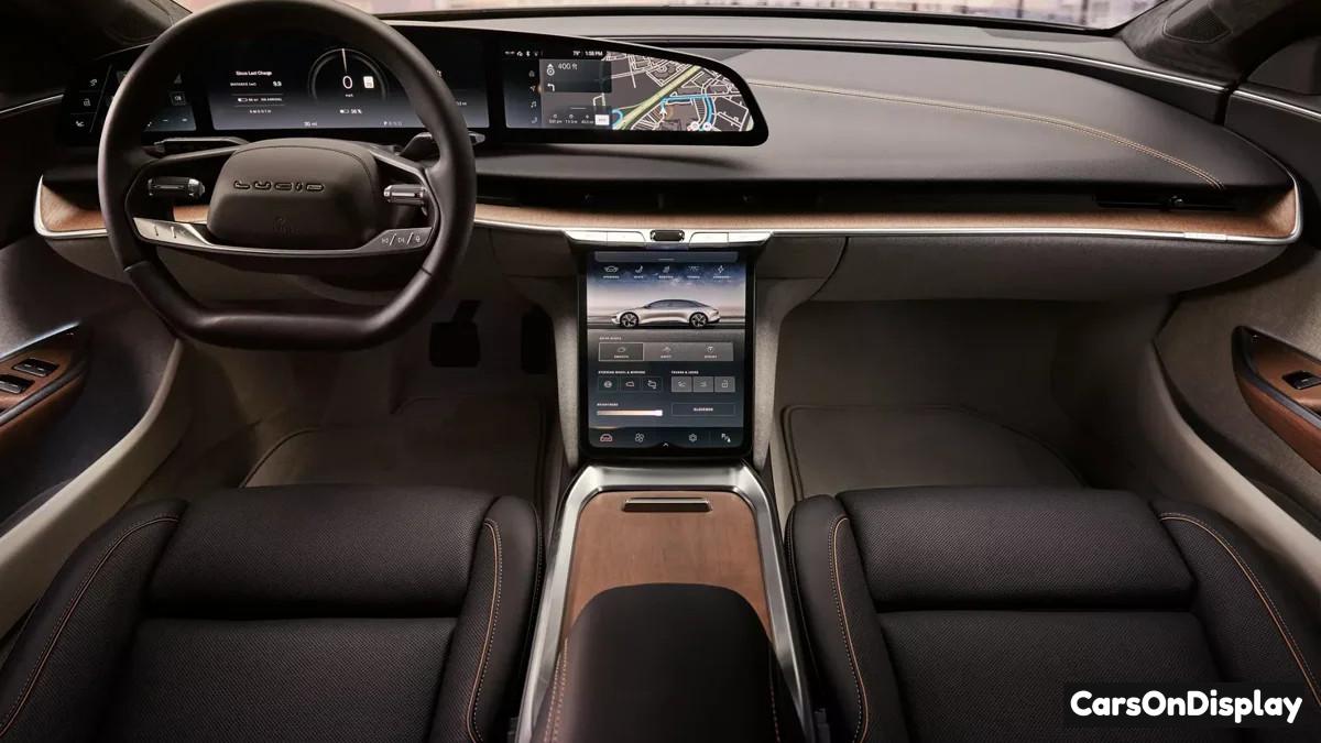 Lucid Air 2025 - 34 Glass Cockpit and Retractable Pilot Panel displays