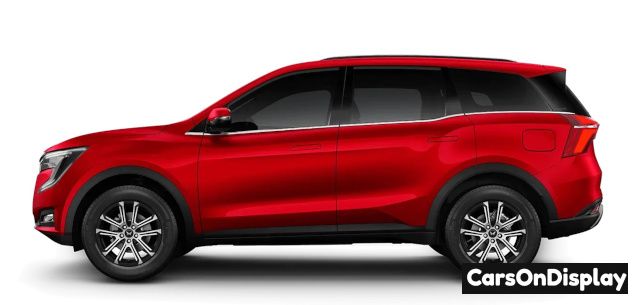 Mahindra XUV700 AX7 7-Seater AT 2023