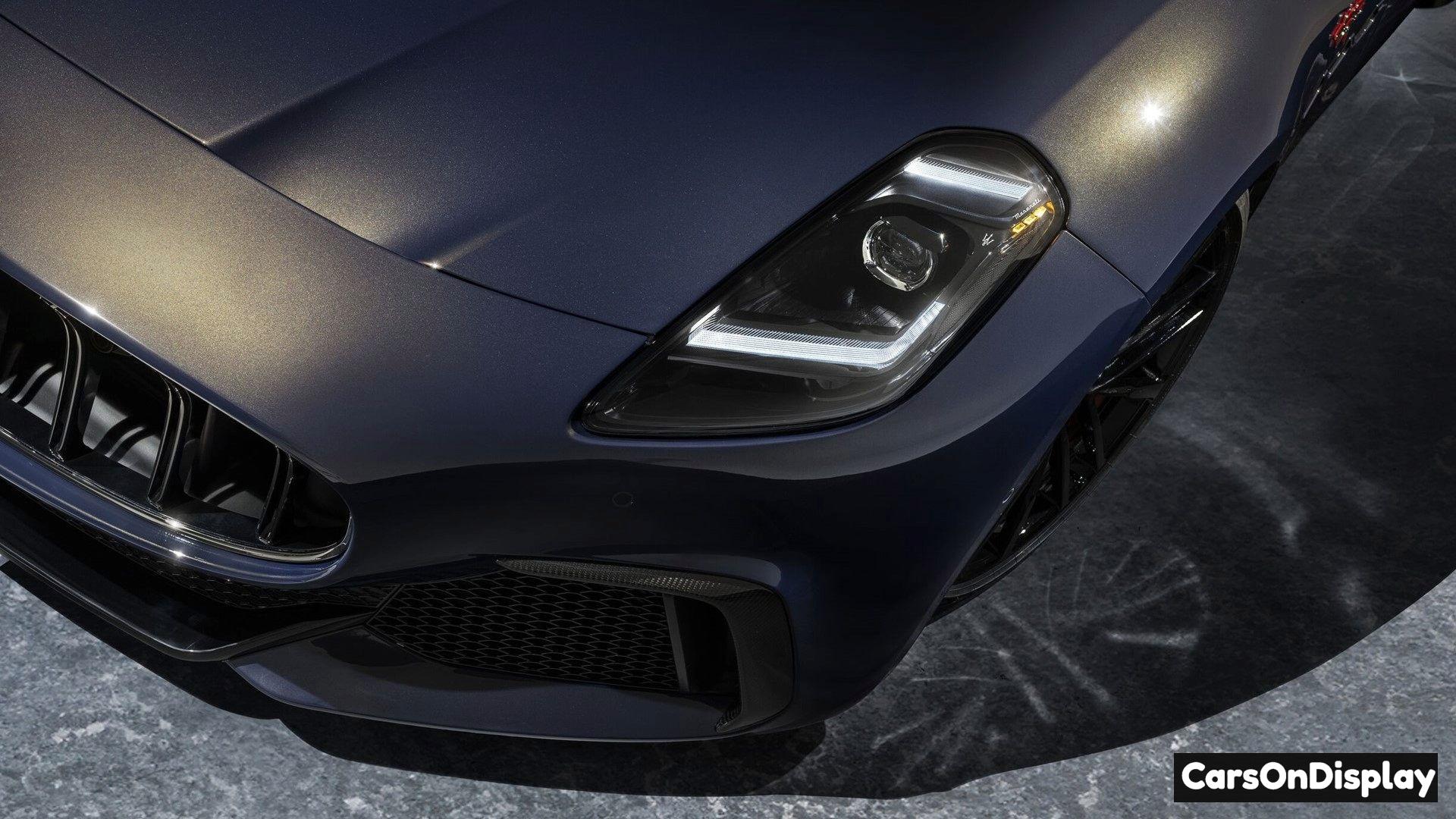 Maserati GranCabrio 2025 - Full LED headlights with DRLs