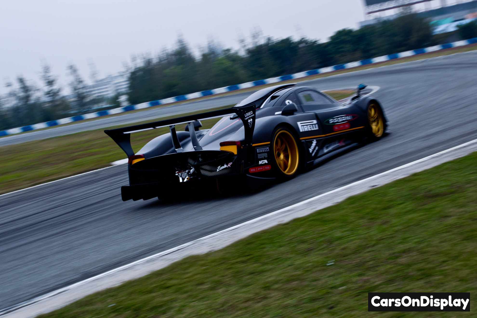 Pagani Zonda R