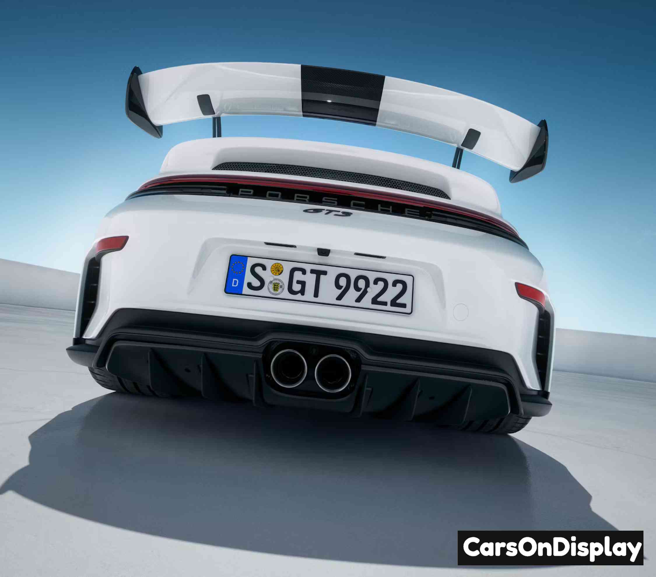 Porsche 911 GT3 2025 - Rear wing made of carbon fiber reinforced plastic (CFRP)