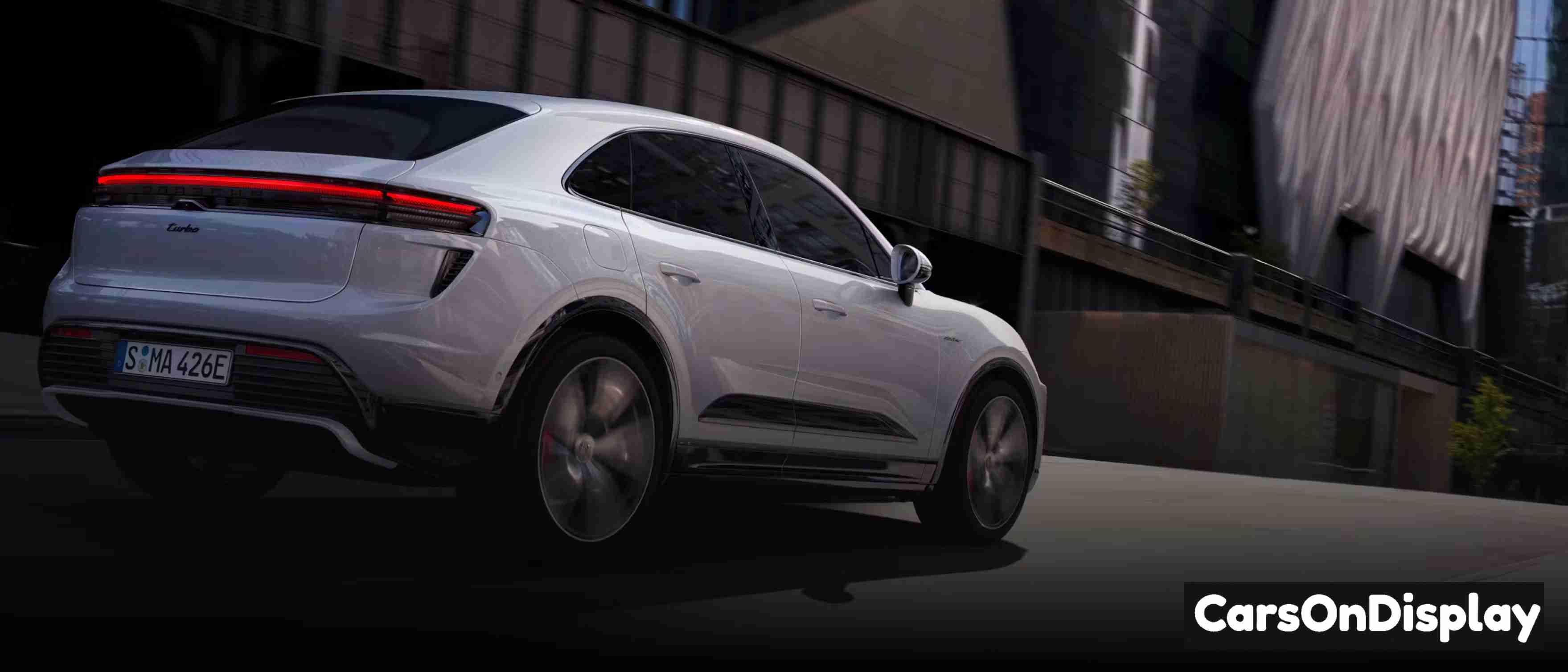 Porsche Macan Turbo Electric 2025