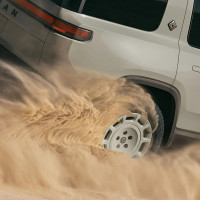 Rivian R1S California Dune Edition