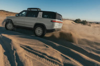 Rivian R1S California Dune Edition