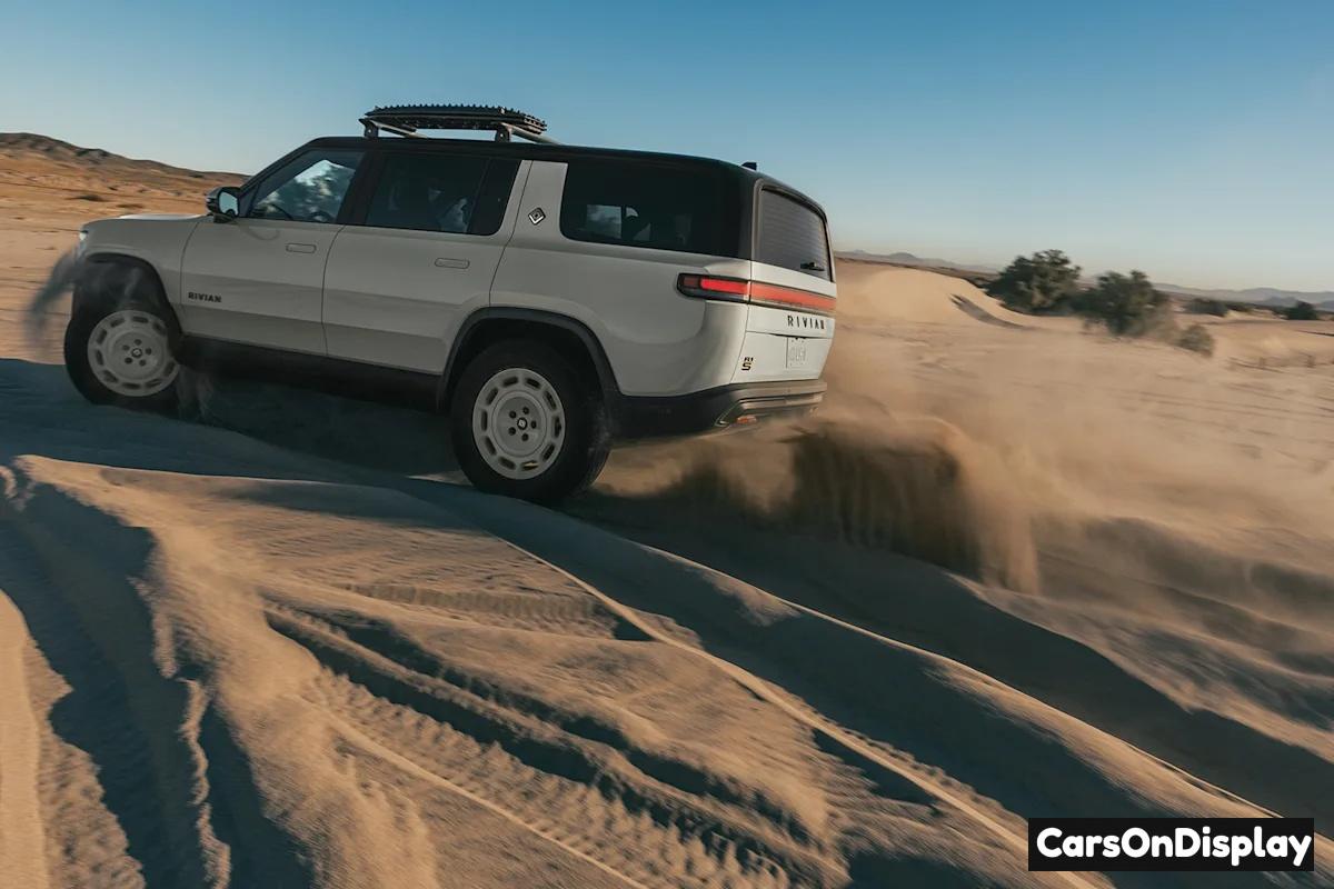 Rivian R1S California Dune Edition