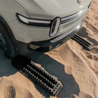 Rivian R1S California Dune Edition