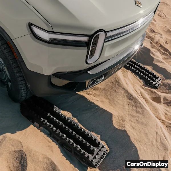 Rivian R1s California Dune Edition