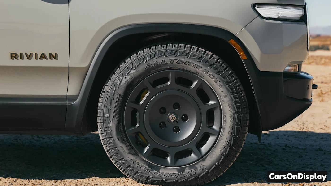 Rivian R1S California Dune Edition