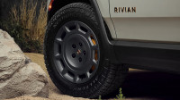 Rivian R1S California Dune Edition