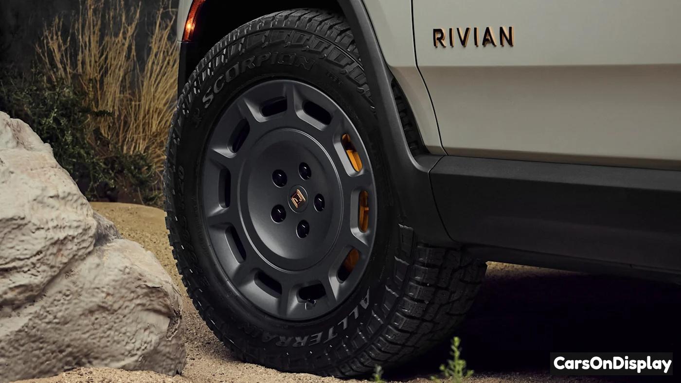 Rivian R1s California Dune Edition