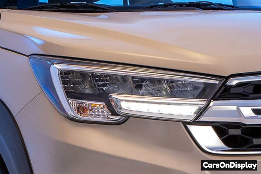 Suzuki XL7 GLX AT Hybrid 2024 - Stylish LED Headlamp with DRLs